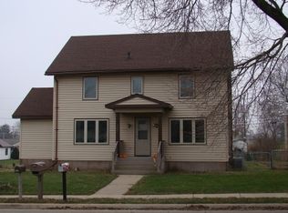 307 W Main St, Cobb, WI 53526