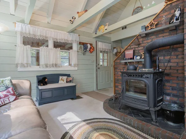 15 Spruce Road, New Portland, ME 04961