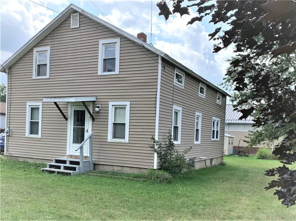 47 Alexander St, Avoca, NY 14809