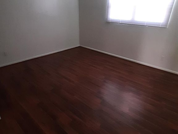 5th image of 136 Lynwood Mnr #14