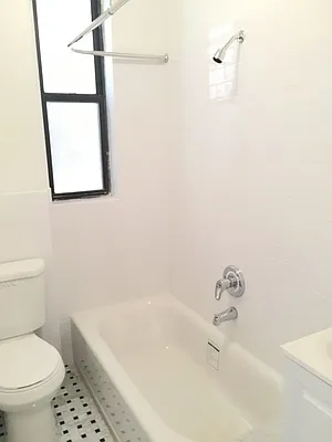Rented by Zjama Realty Corp | media 25