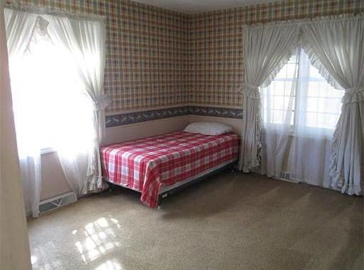 5th image of 187 Laurelwood Dr
