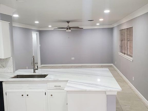 3rd image of 2203 Palomar St