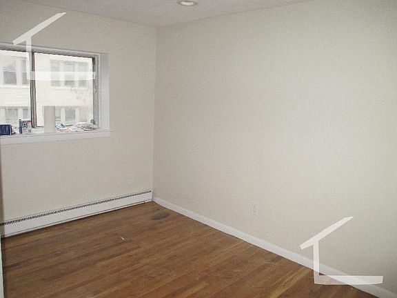 3rd image of 15 Euston Rd #22BF