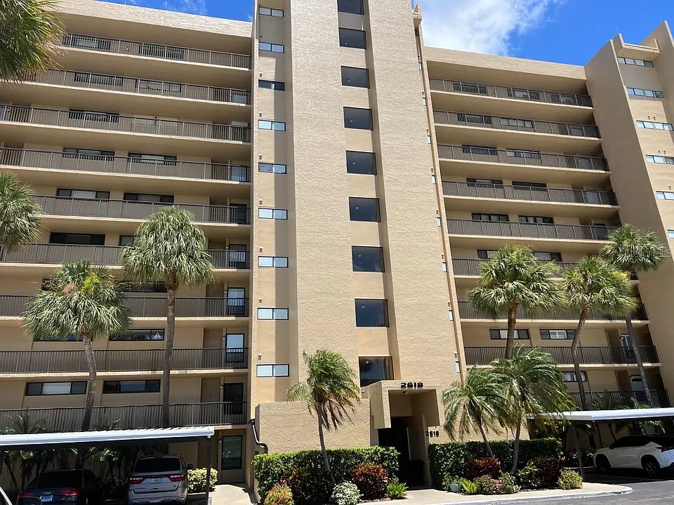 2618 Cove Cay Dr #909