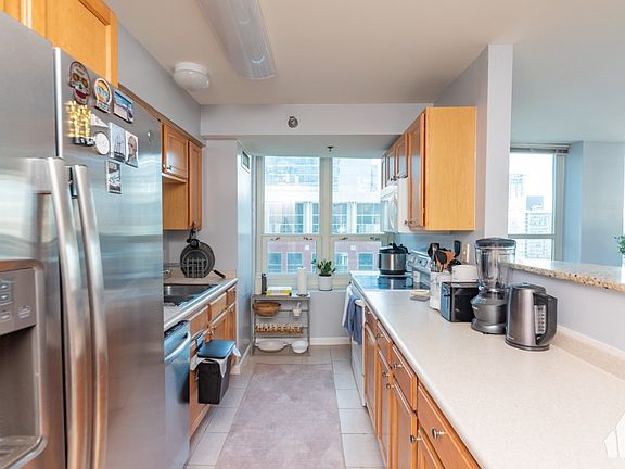 3rd image of 345 Lasalle Dr #2101