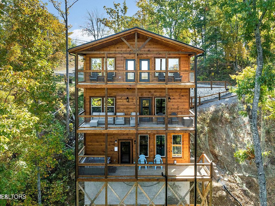1st image of 2876 Pine Haven Dr