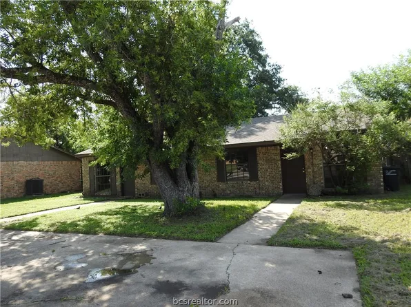 208-210 Bucknell Ct, College Station, TX 77840