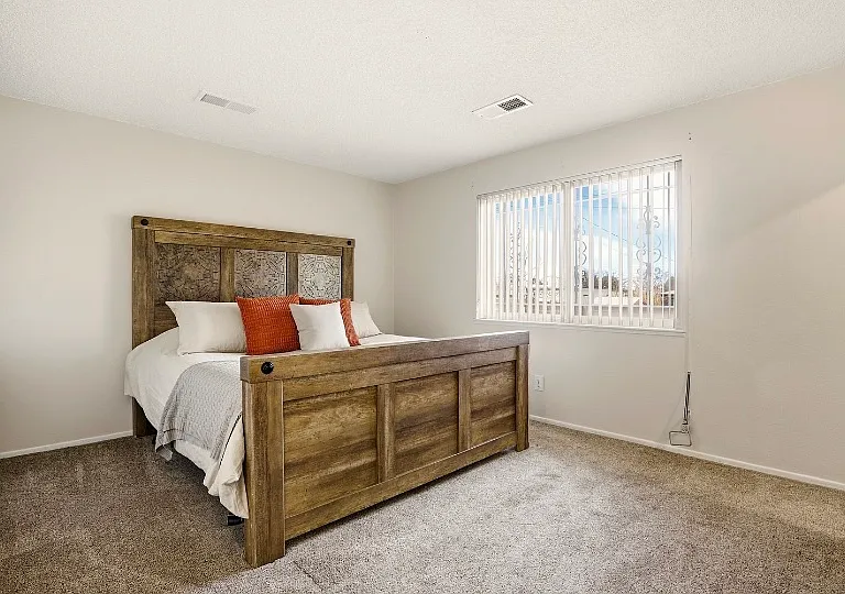 4305 Andrew Dr NE — Photo 24