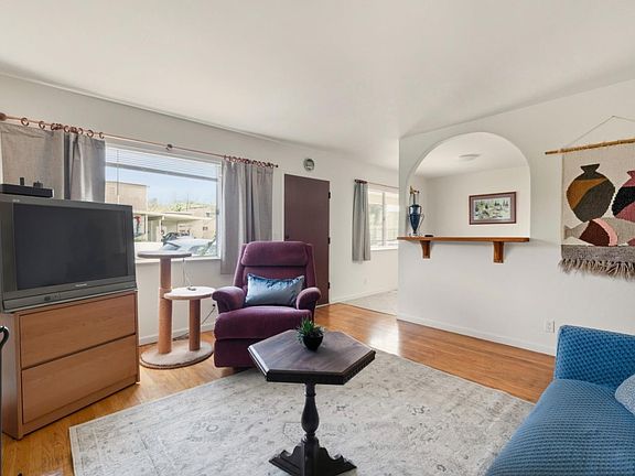 4th image of 1313 Harding St