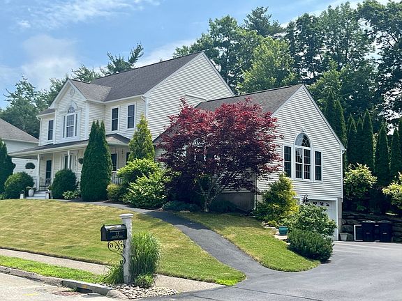 2nd image of 35 Brunelle Dr