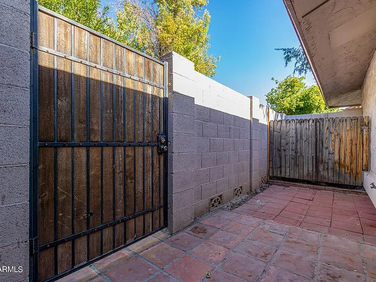 1037 N 84th Pl — Photo 12
