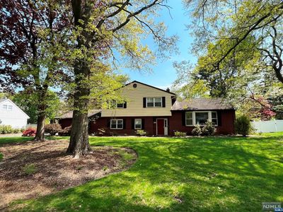 462 Ellis Pl, Wyckoff, NJ, 07481