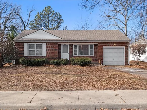 1035 Highland Dr, Lawrence, KS 66044