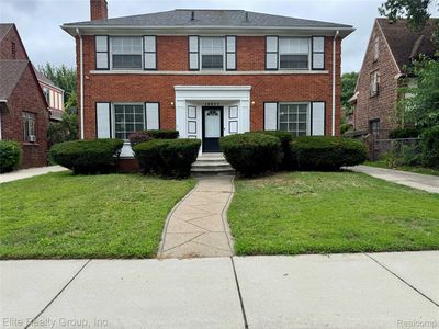 19677 Roslyn Rd, Detroit, MI, 48221