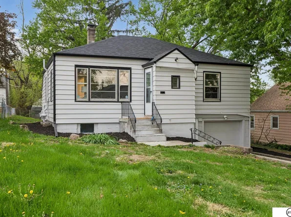 6035 Spaulding St, Omaha, NE 68104