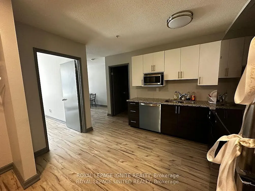 Building Photo - 258 A Sunview St #111