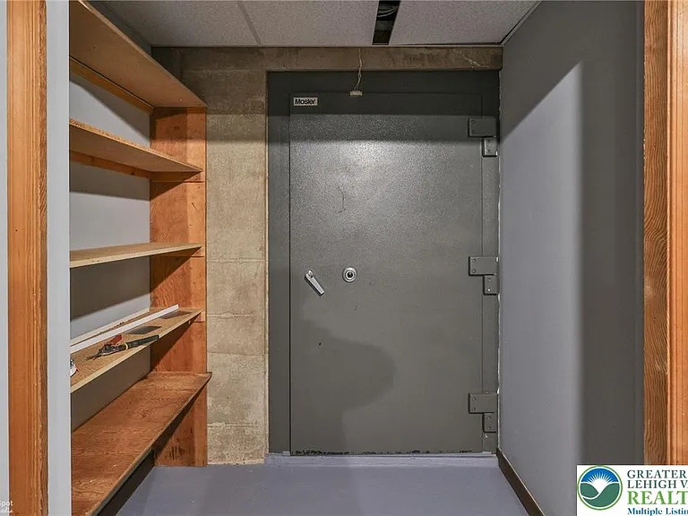 4410 Circle Dr — Photo 53