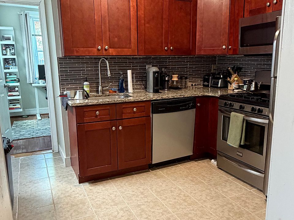 1st image of 2227 Catharine St #2F