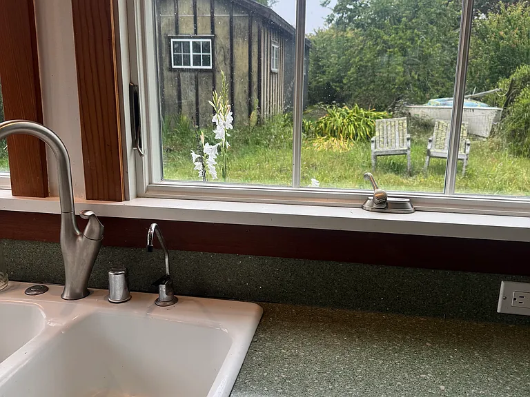 415 Evergreen Rd — Photo 16