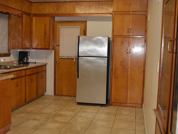 5th image of 635 & 635.5 W Court St