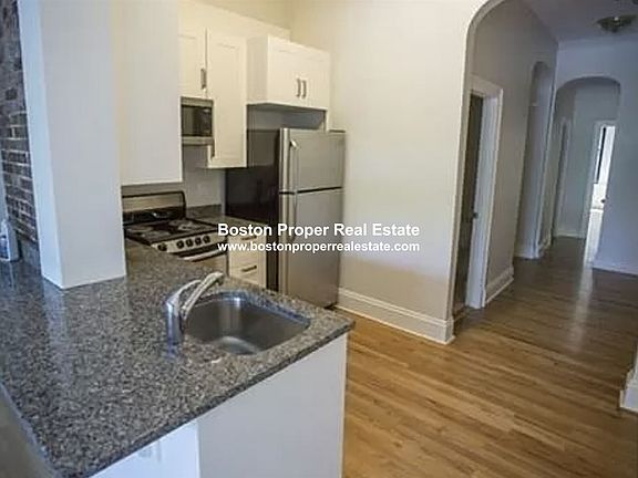 140 Beacon St. #2 Boston - Back Bay Unit Photo 3