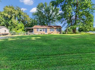 800 Pollard Rd, Clarksville, TN 37042