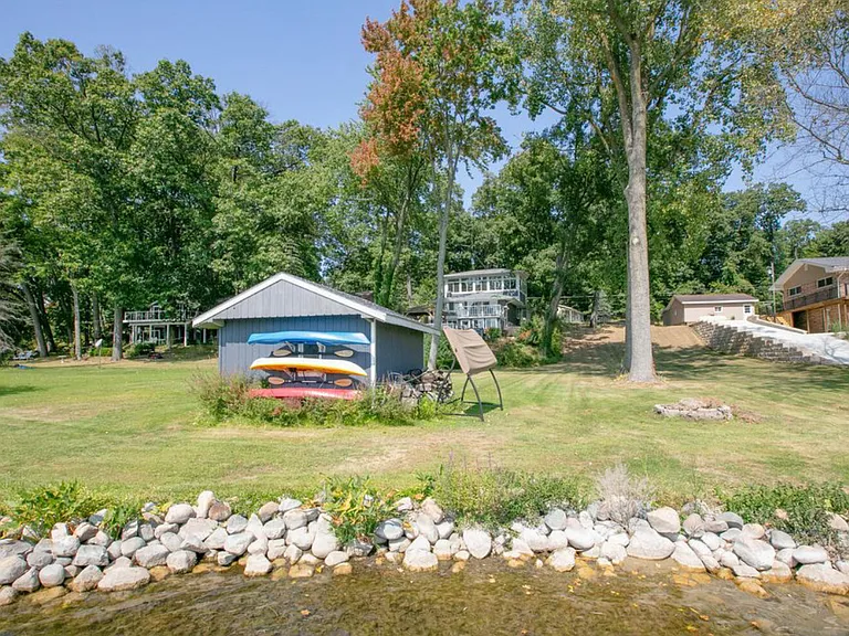 17437 Lakeview Dr — Photo 43