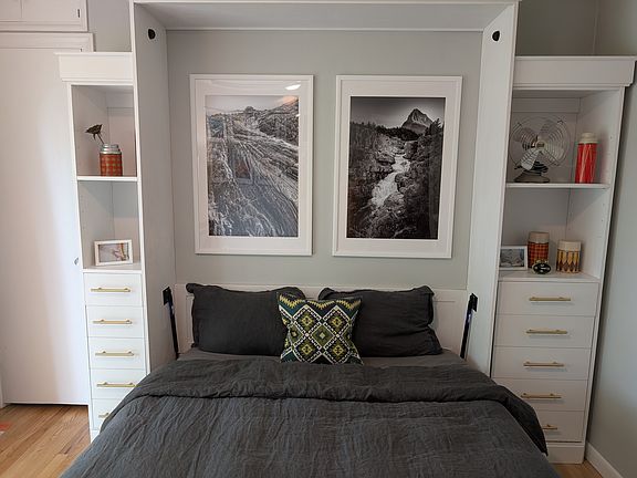 Bedroom 2, Queen size bed.