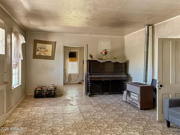 5th image of 217 W PINAL Street