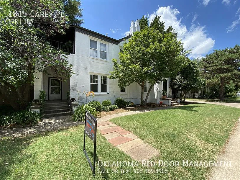 1 Bedroom in the Plaza District! — Photo 2