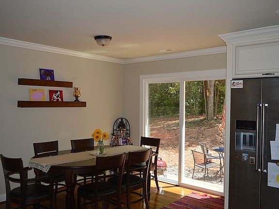 4th image of 530 Ravenwood Dr