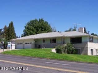 207 S 40th Ave, Yakima, WA 98908