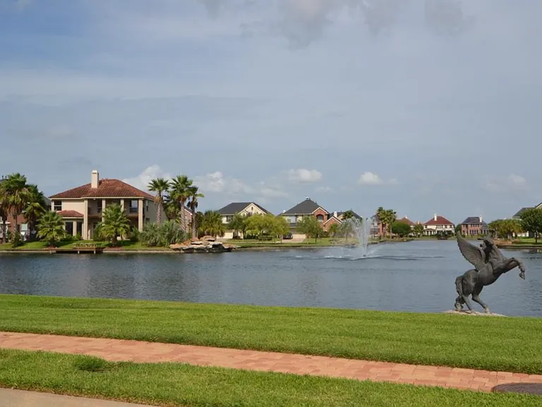 14207 Cairns Ct — Photo 32
