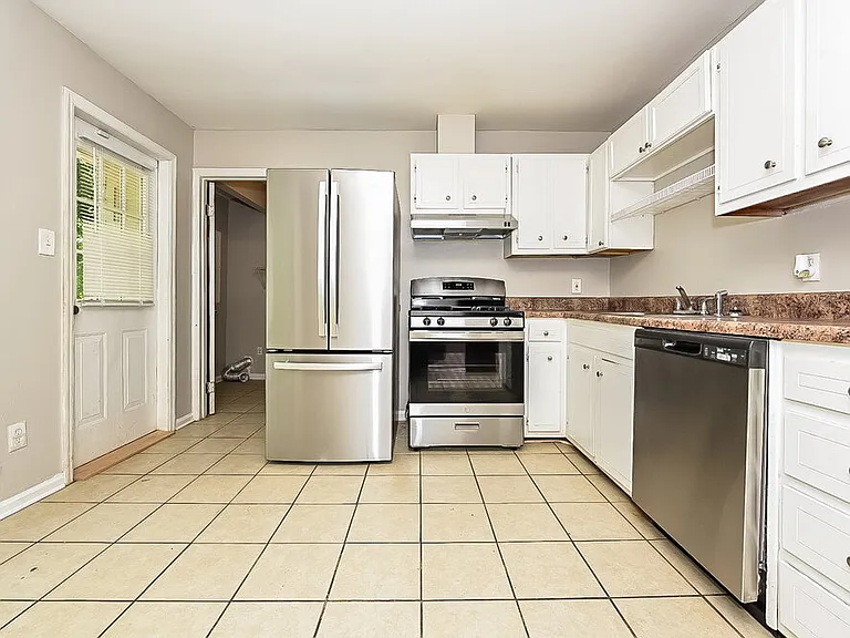 6637 Imperial Dr — Photo 6