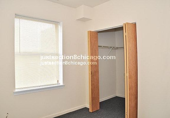 3rd image of 5001 S Drexel Blvd Unit 203