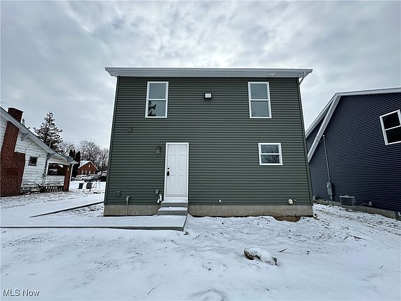 4th image of 966 Bonnie Brae Ave