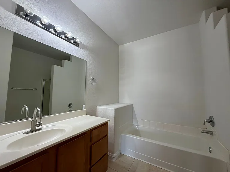 2291 W Horizon Ridge Pkwy #1101 — Photo 13
