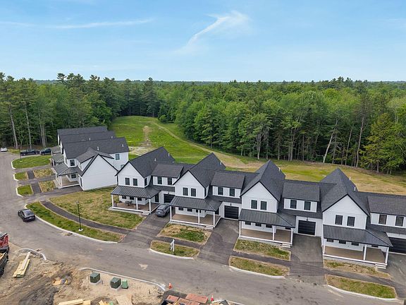 3rd image of 28 Fairway Commons Drive #9