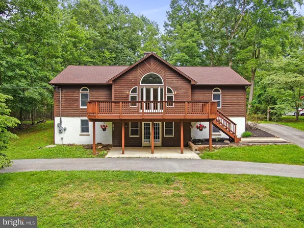 654 Lakeside Dr, Harpers Ferry, WV 25425