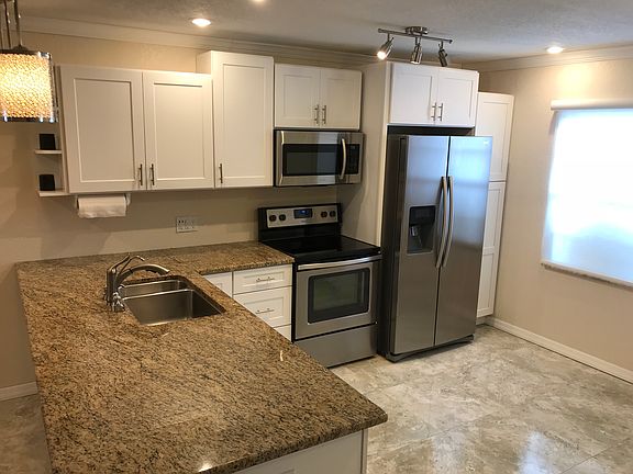 4th image of 13816 Mission Oaks Blvd #8D
