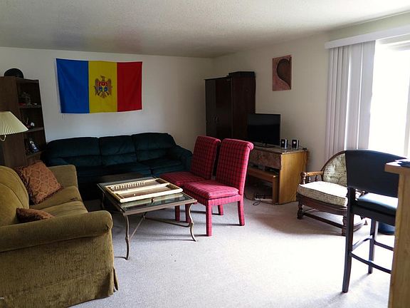 3rd image of 750 Powderhorn Ln APT J-3