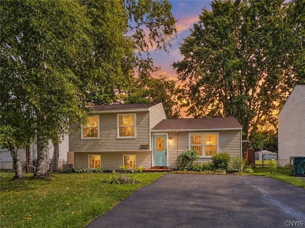 3947 Bufflehead Ln, Liverpool, NY 13090