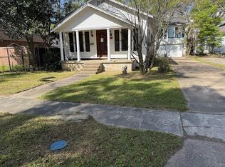 911 7th St, Orange, TX 77630