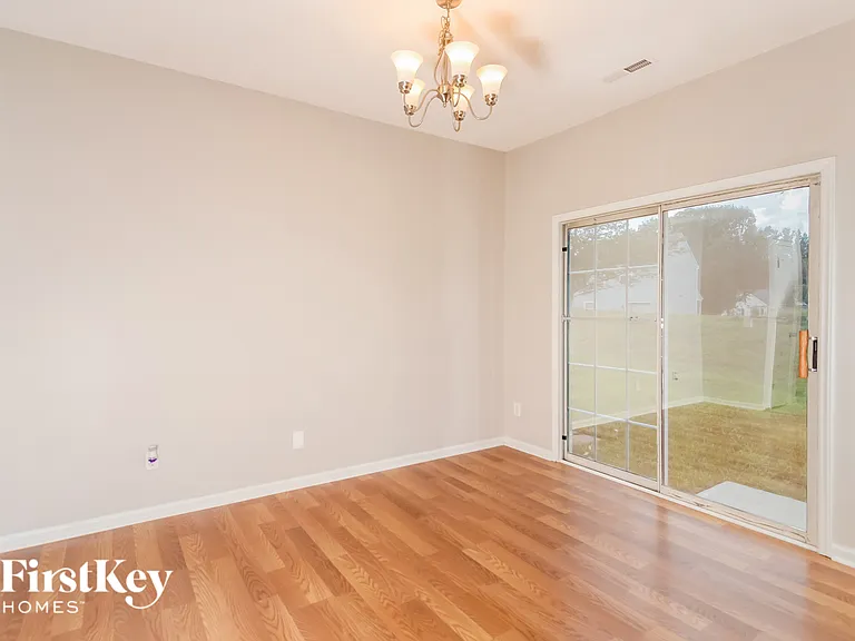 4230 Fairwood Dr — Photo 3