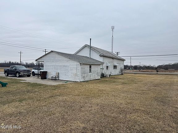 3rd image of 24015 Jewell Rd