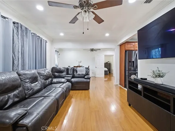156 E 49th St, Long Beach, CA 90805