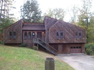 525 River Lakeside Ln, Woodstock, GA 30188