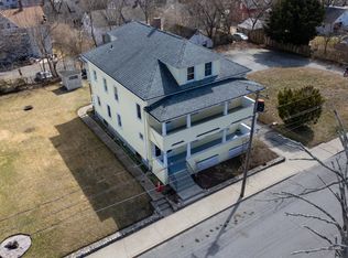 61 Van Den Noort St, Putnam, CT 06260