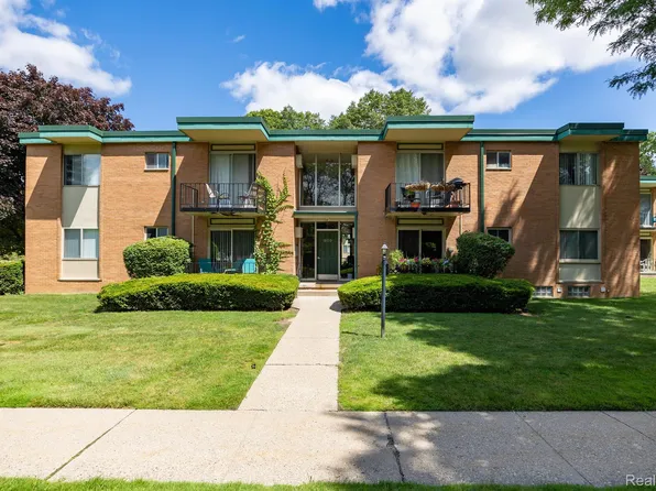 1850 Axtell Dr APT 4, Troy, MI 48084